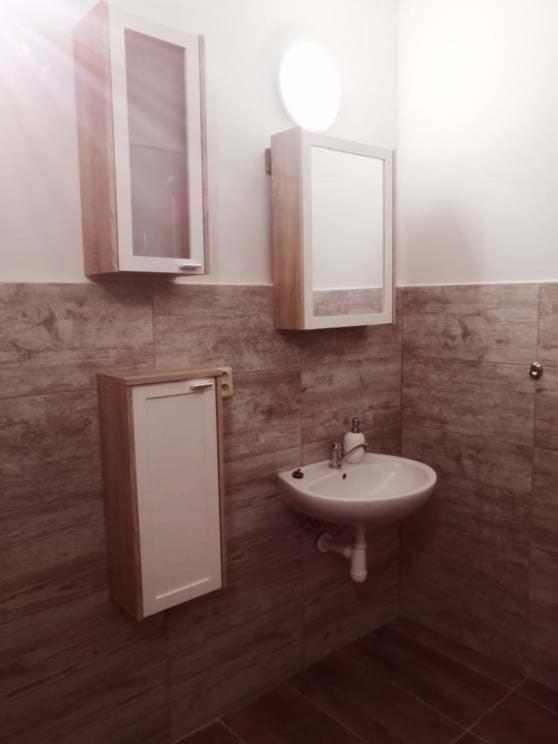 U Trojice Apartment *